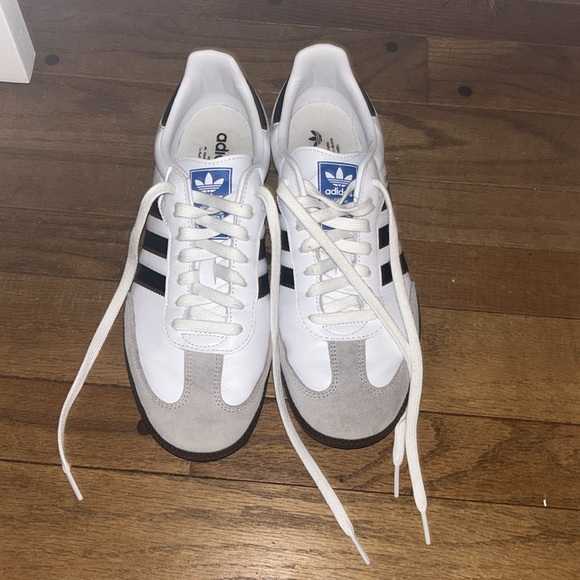 adidas Samba Classic White Gum Sole - Picture 1 of 5